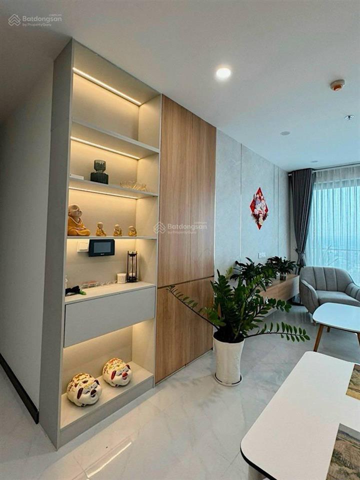 Cần bán ruby 3pn2wc + 1kho, giá bán 5.6 tỷ đã có sổ. nhà full nội thất tầng cao, view thoáng