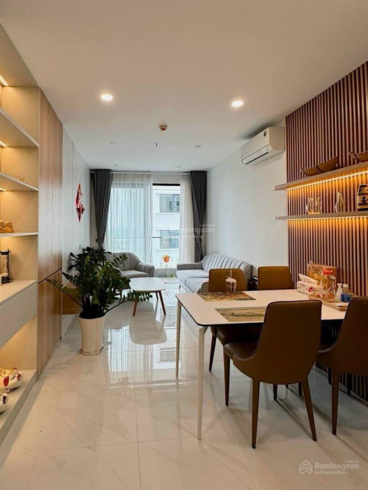 Cần bán ruby 3pn2wc + 1kho, giá bán 5.6 tỷ đã có sổ. nhà full nội thất tầng cao, view thoáng