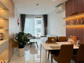 Cần bán ruby 3pn2wc + 1kho, giá bán 5.6 tỷ đã có sổ. nhà full nội thất tầng cao, view thoáng