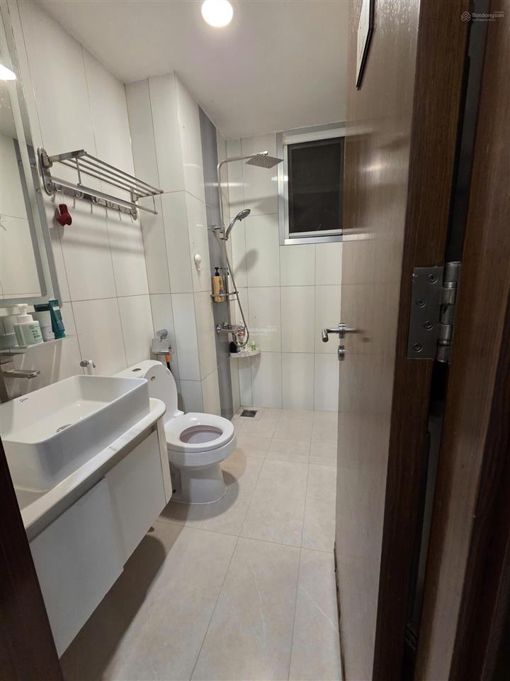 Bán căn hộ ruby 96m  3pn  2wc + 1 kho, giá bán 5.7 tỷ đã có sổ. nhà full nội thất đẹp