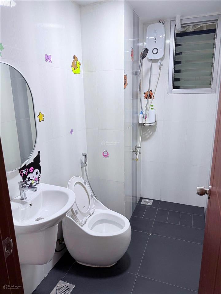 Chuyển công tác cần bán căn ruby 3pn2wc giá 5.5 tỷ (có ban công) view hồ sinh thái