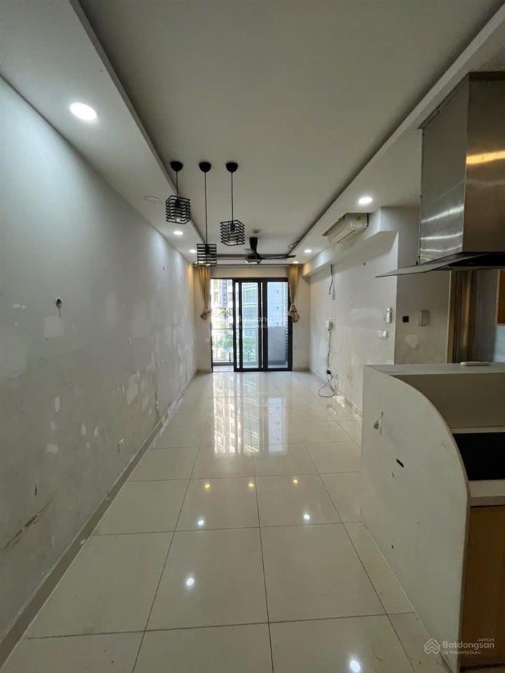 Bán gấp căn emerald (71m22pn2wc) giá 5.4 tỷ bao hết, nhà nội thất cơ bản dính tường, view nội khu