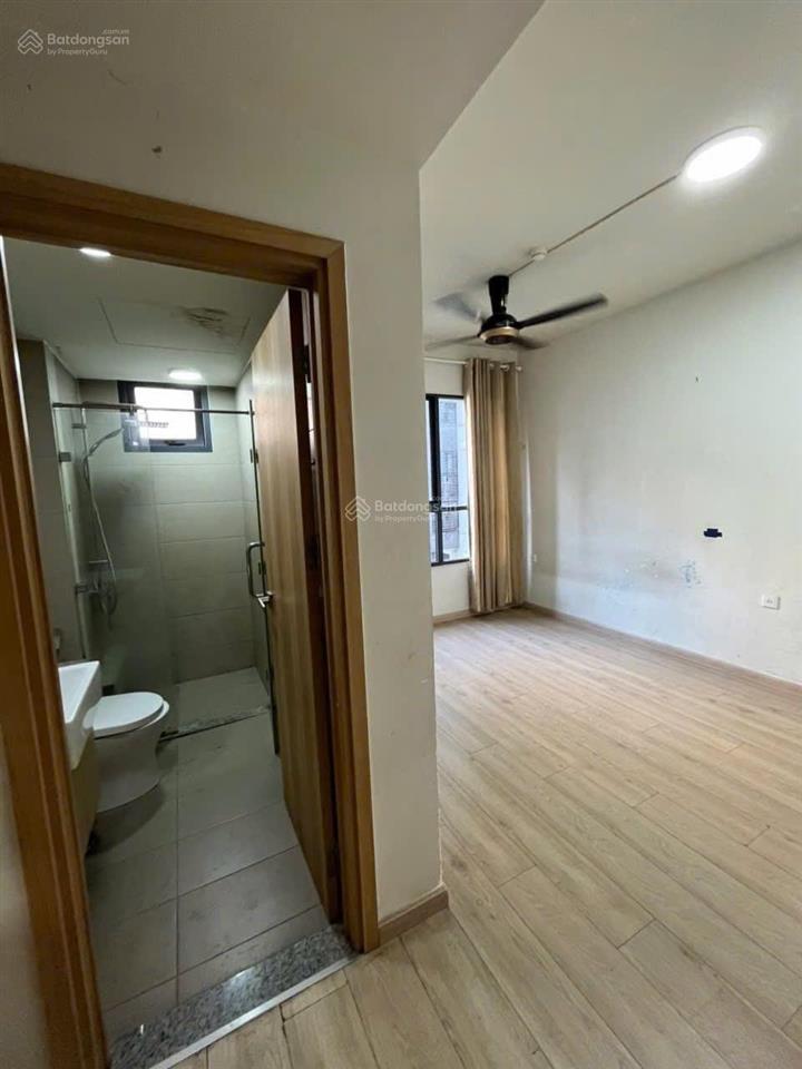 Bán gấp căn emerald (71m22pn2wc) giá 5.4 tỷ bao hết, nhà nội thất cơ bản dính tường, view nội khu