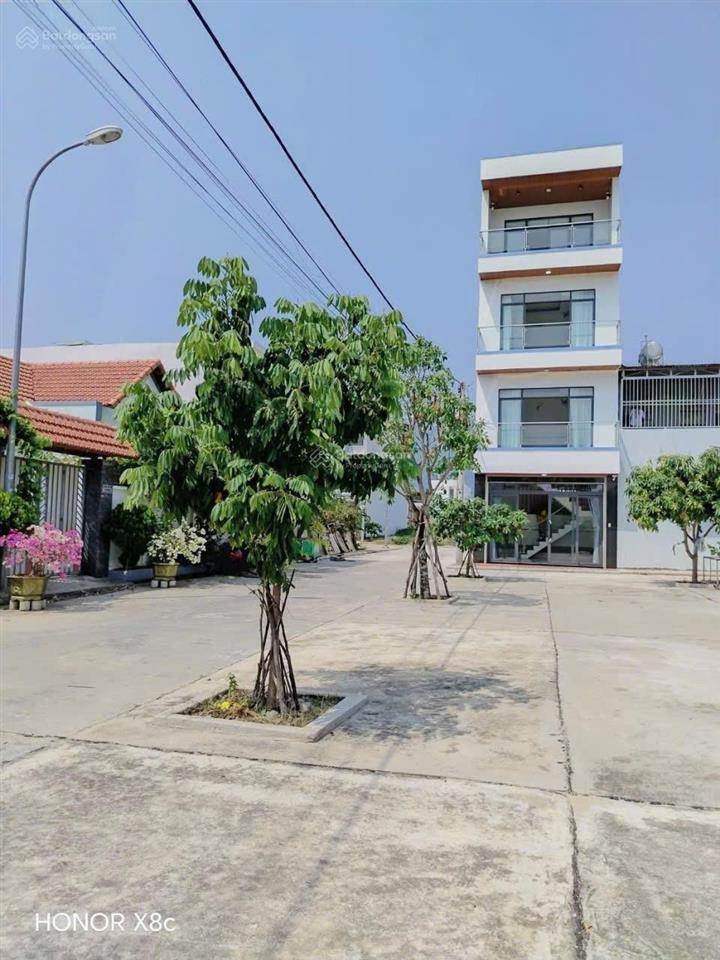 Bán nhanh 2 căn nhà đấu lưng nhau trên 1 sổ, vị trí góc 3 mặt tiền, ngay khu tđc hòn rớ ii
