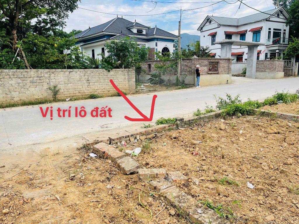 bán đất bám trục đường thôn kinh doanh nhỏ lẻ giá chỉ hơn 2 tỷ 