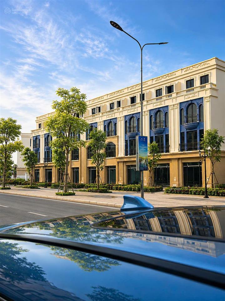 Độc quyền shophouse trục đường tương lai,sau nhà được miễn phí gần 100m2 sân vườnview sông tự nhiên