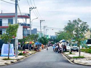 Hành trình tìm kiếm chốn đi về an yên tại phố chợ đông phú