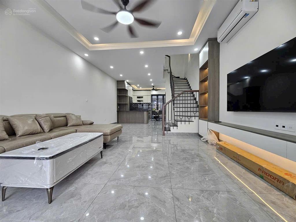 Hiếm! bán nhà đẹp full nội thất đối diện trung tâm thương mại  the cappella  giá tốt nhất khu vực