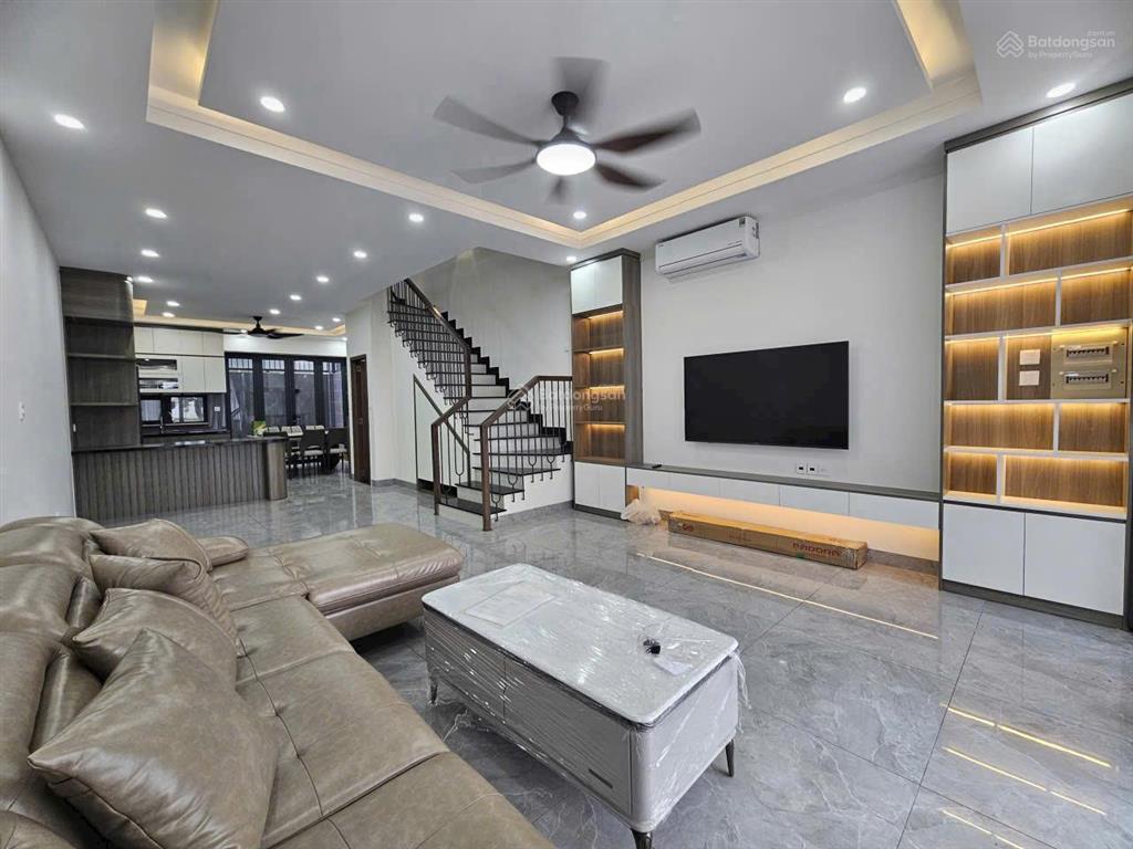 Hiếm! bán nhà đẹp full nội thất đối diện trung tâm thương mại  the cappella  giá tốt nhất khu vực