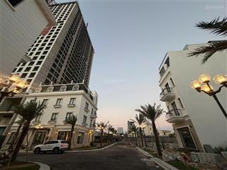 Bán lô đất hiếm sát biển nha trang dt 100,4m2, đường rộng 13m, vuông vức sạch đẹp, giá 59tr/m2