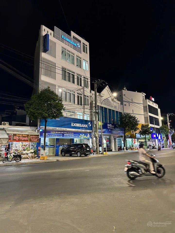 Bán nhà mặt tiền ngay vòng xoay nguyễn đức cảnh, dòng tiền thuê 10tr/tháng, gần biển, 155tr/m2