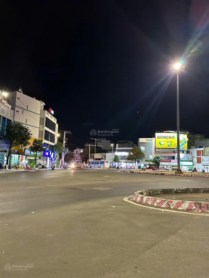 Bán nhà mặt tiền ngay vòng xoay nguyễn đức cảnh, dòng tiền thuê 10tr/tháng, gần biển, 155tr/m2