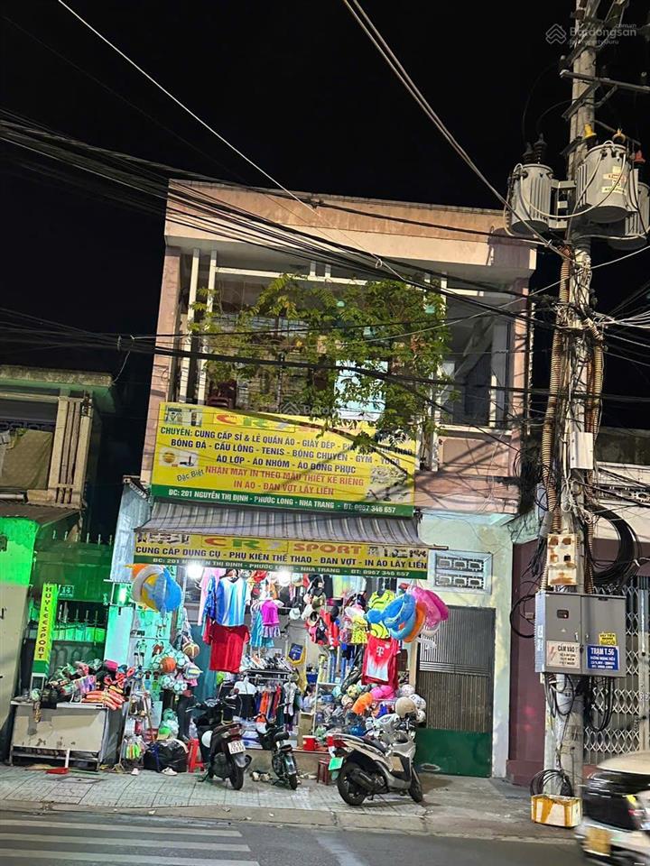 Bán nhà mặt tiền ngay vòng xoay nguyễn đức cảnh, dòng tiền thuê 10tr/tháng, gần biển, 155tr/m2