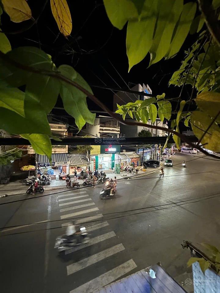 Bán nhà mặt tiền ngay vòng xoay nguyễn đức cảnh, dòng tiền thuê 10tr/tháng, gần biển, 155tr/m2