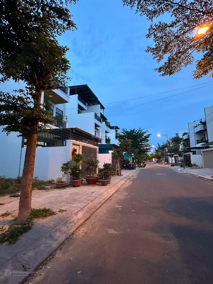 Bán nhanh nhà đẹp 3 tầng 2 mặt tiền thoáng kđt mỹ gia dt 100m2, full nội thất xịn, view cực chill