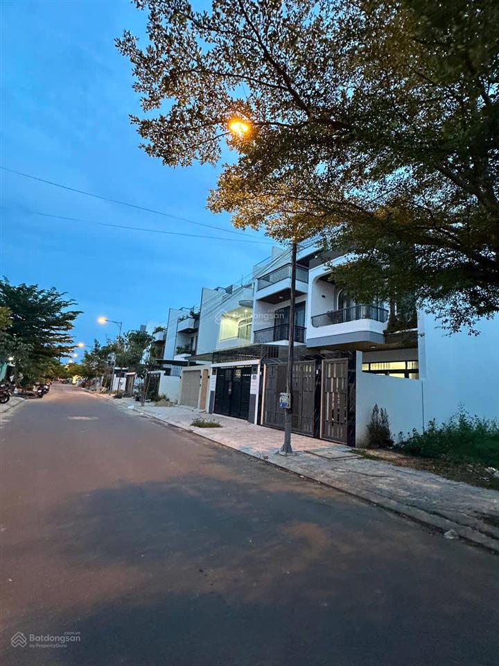 Bán nhanh nhà đẹp 3 tầng 2 mặt tiền thoáng kđt mỹ gia dt 100m2, full nội thất xịn, view cực chill