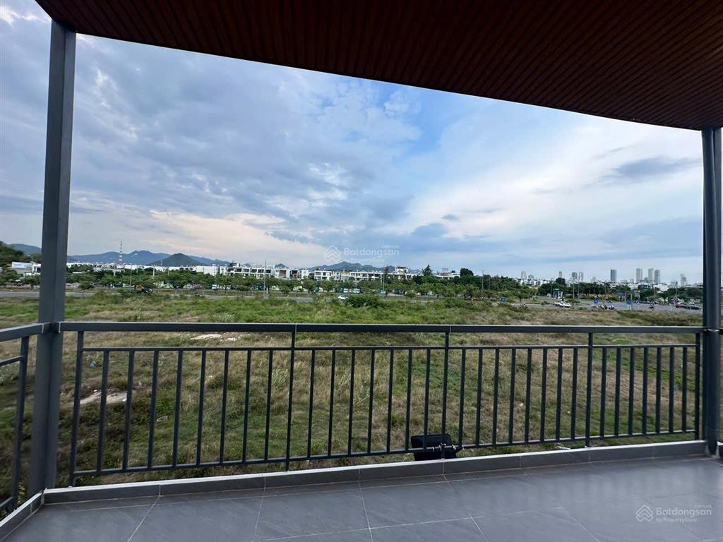 Bán gấp căn nhà đẹp 3 tầng kđt mỹ gia 2 mặt thoáng, full nội thất xịn, view cực chill, giá 9,35 tỷ