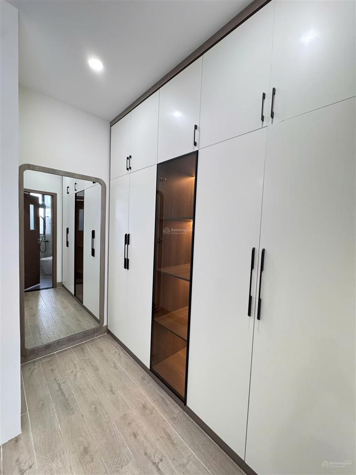 Hạ giá 300tr bán nhà đẹp full nội thất đối diện trung tâm thương mại the cappella, giá 9,6 tỷ