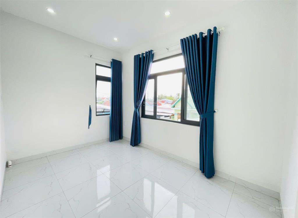Hiếm! nhà đẹp 2 tầng ven nha trang giá rẻ có sân đỗ 2 ô tô  full nội thất mới xịn xò  chỉ 2,4 tỷ