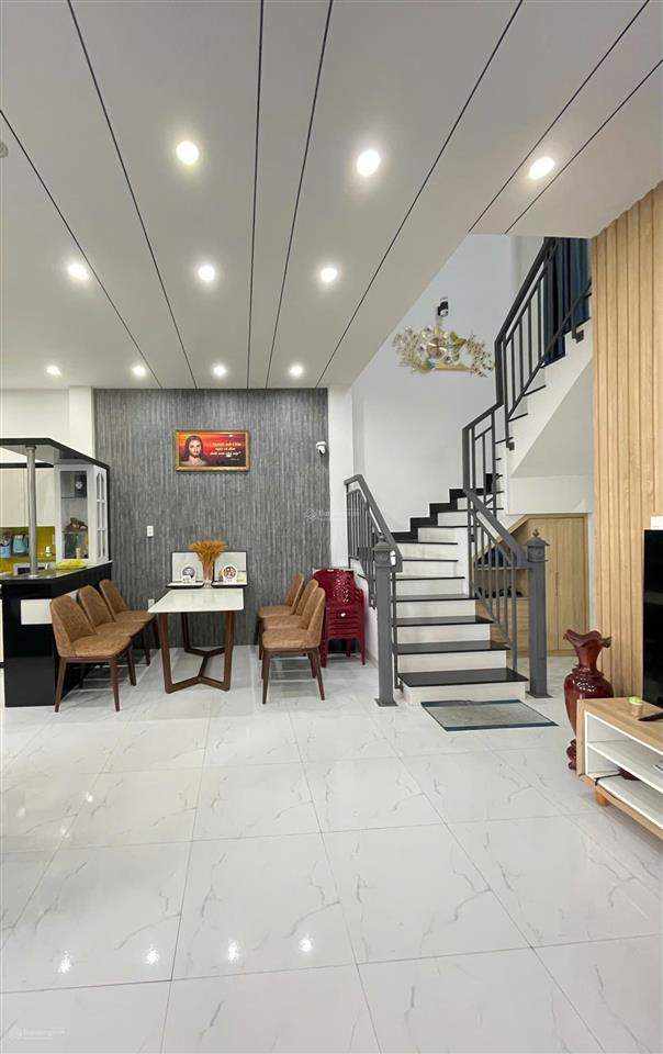 Hiếm! nhà đẹp 2 tầng ven nha trang giá rẻ có sân đỗ 2 ô tô  full nội thất mới xịn xò  chỉ 2,4 tỷ