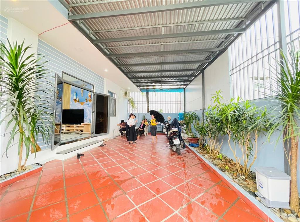 Hiếm! nhà đẹp 2 tầng ven nha trang giá rẻ có sân đỗ 2 ô tô  full nội thất mới xịn xò  chỉ 2,4 tỷ
