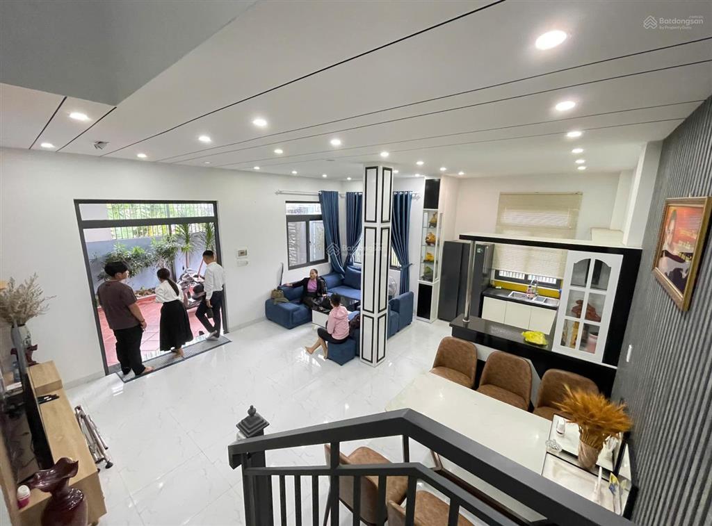 Hiếm! nhà đẹp 2 tầng ven nha trang giá rẻ có sân đỗ 2 ô tô  full nội thất mới xịn xò  chỉ 2,4 tỷ