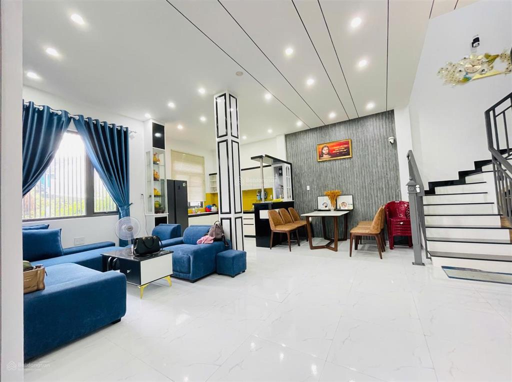 Hiếm! nhà đẹp 2 tầng ven nha trang giá rẻ có sân đỗ 2 ô tô  full nội thất mới xịn xò  chỉ 2,4 tỷ