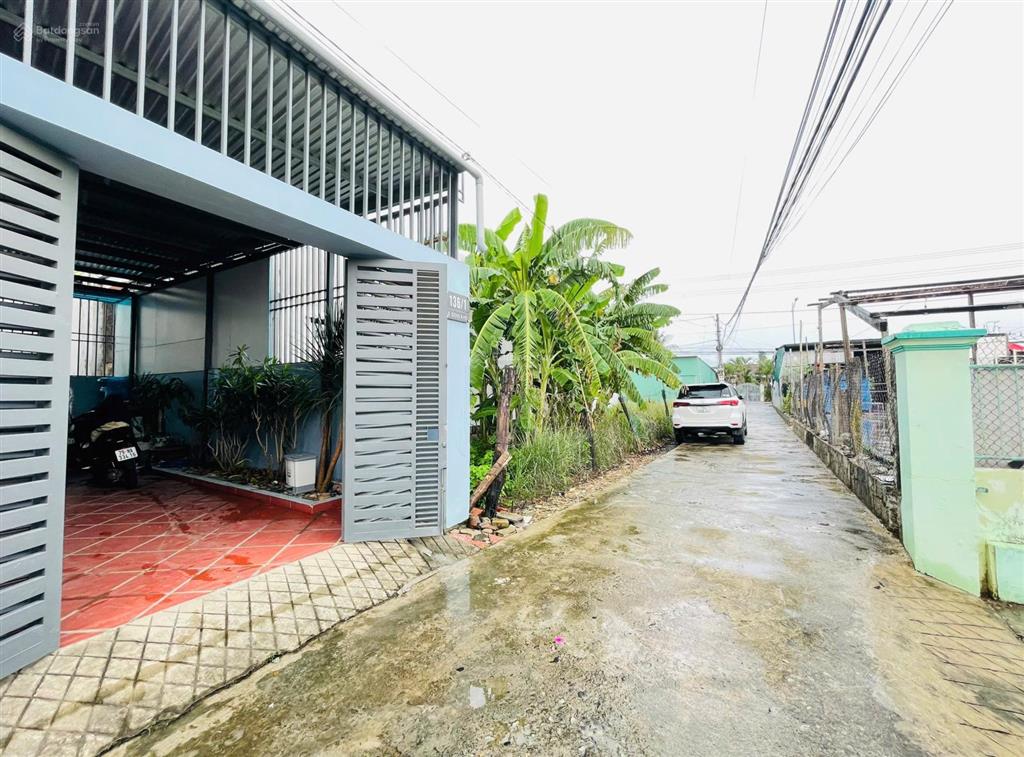 Hiếm! nhà đẹp 2 tầng ven nha trang giá rẻ có sân đỗ 2 ô tô  full nội thất mới xịn xò  chỉ 2,4 tỷ