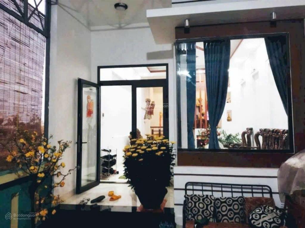 Nhà mặt tiền nguyễn chí thanh vị trí đẹp