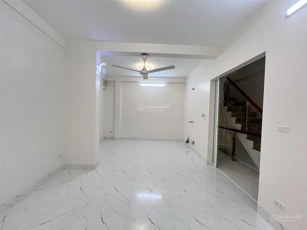 Cho thuê nhà 5 tầng phạm ngọc thạch lô góc 2 mặt thoáng full nội thất giá 18tr/tháng