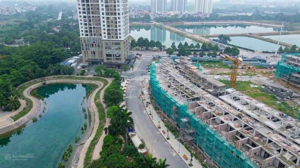 Bán shophouse 5 tầng giá 28 tỷ nhận nhà ngay!!