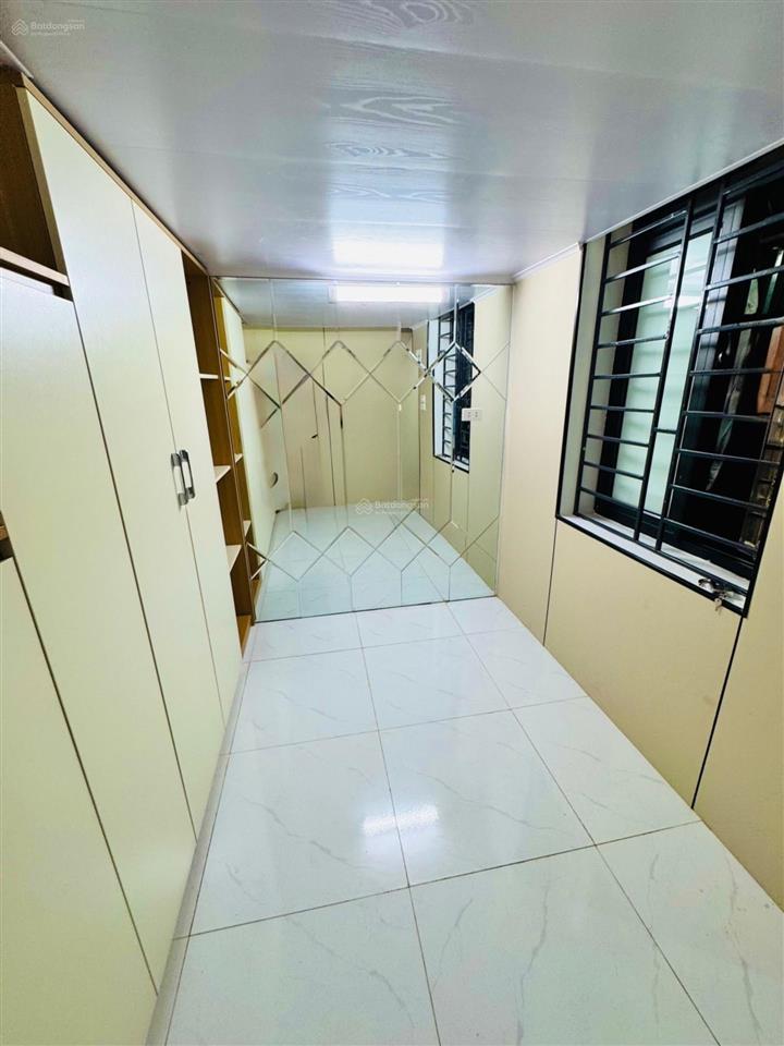 Tập thể sổ đỏ nguyễn trãi  nhỏ tiền  full đồ  ở luôn  1.25 tỷ