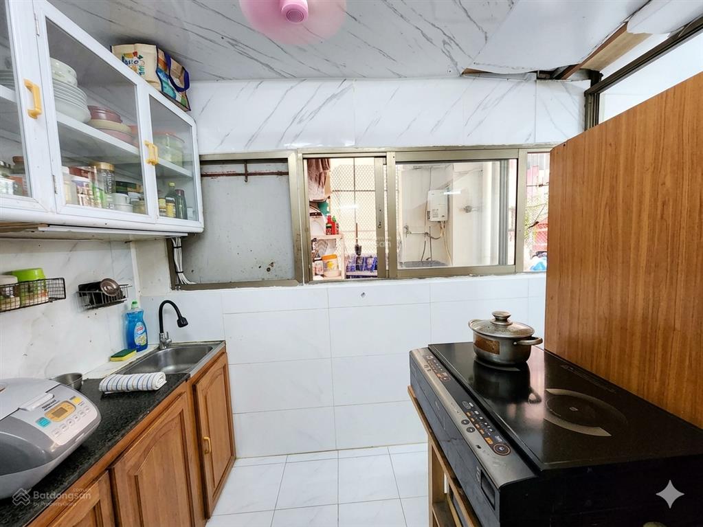 Tập thể triều khúc hơn 1 tỷ sổ đỏ 2 ngủ 60m2 chỉ 1.55 tỷ
