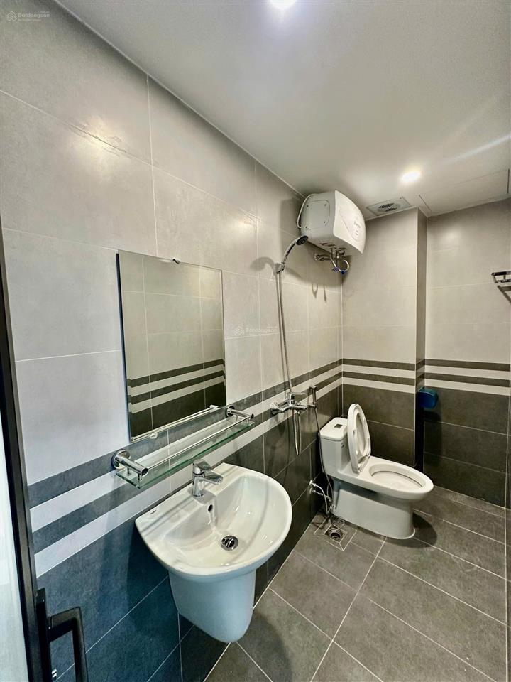 Cho thuê căn hộ 2n1k 197 lạc long quân cầu giấy 8,5 triệu