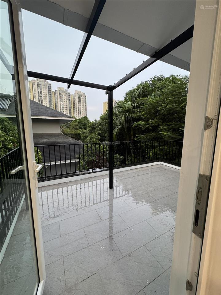 Cho thuê biệt thự đơn lập vườn tùng ecopark 324m2, 40 triệu/th xách vali về ở