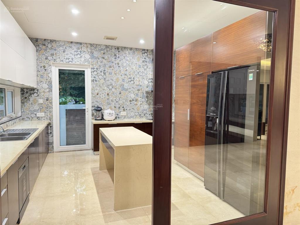 Cho thuê biệt thự đơn lập vườn tùng ecopark 324m2, 40 triệu/th xách vali về ở