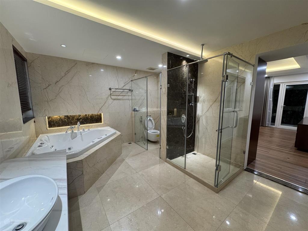 Cho thuê biệt thự đơn lập vườn tùng ecopark 324m2, 40 triệu/th xách vali về ở