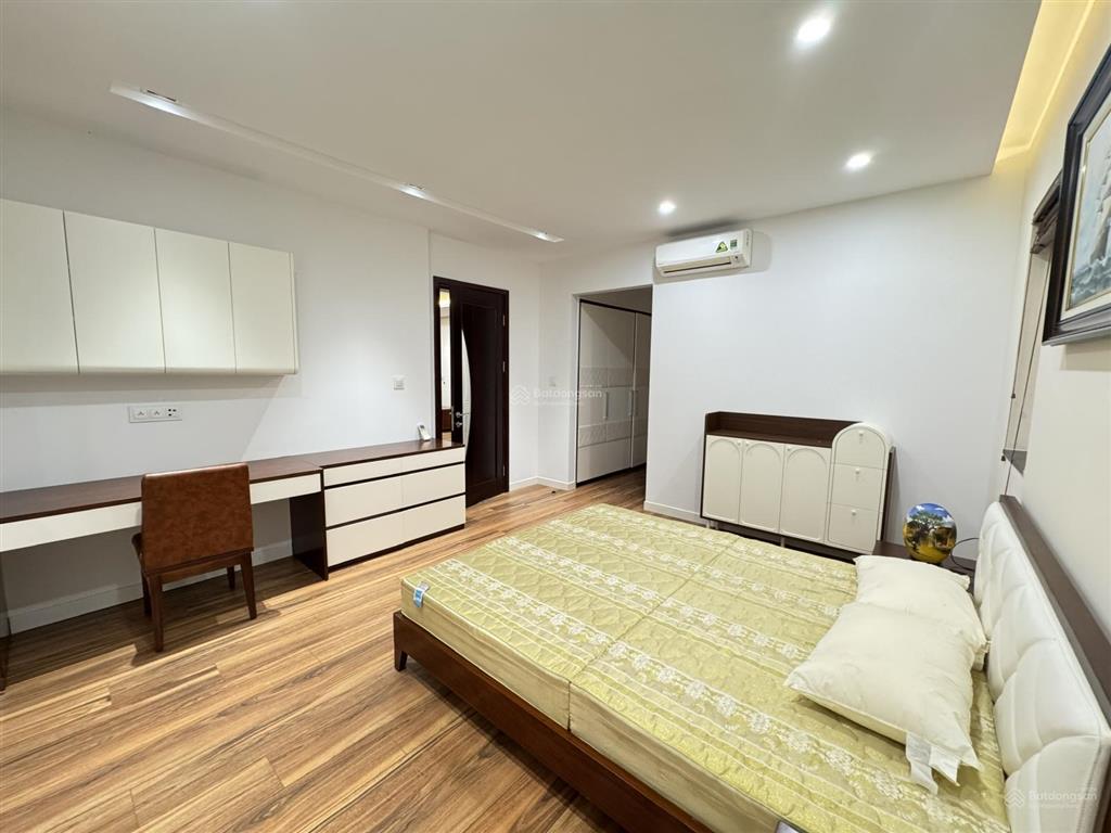 Cho thuê biệt thự đơn lập vườn tùng ecopark 324m2, 40 triệu/th xách vali về ở