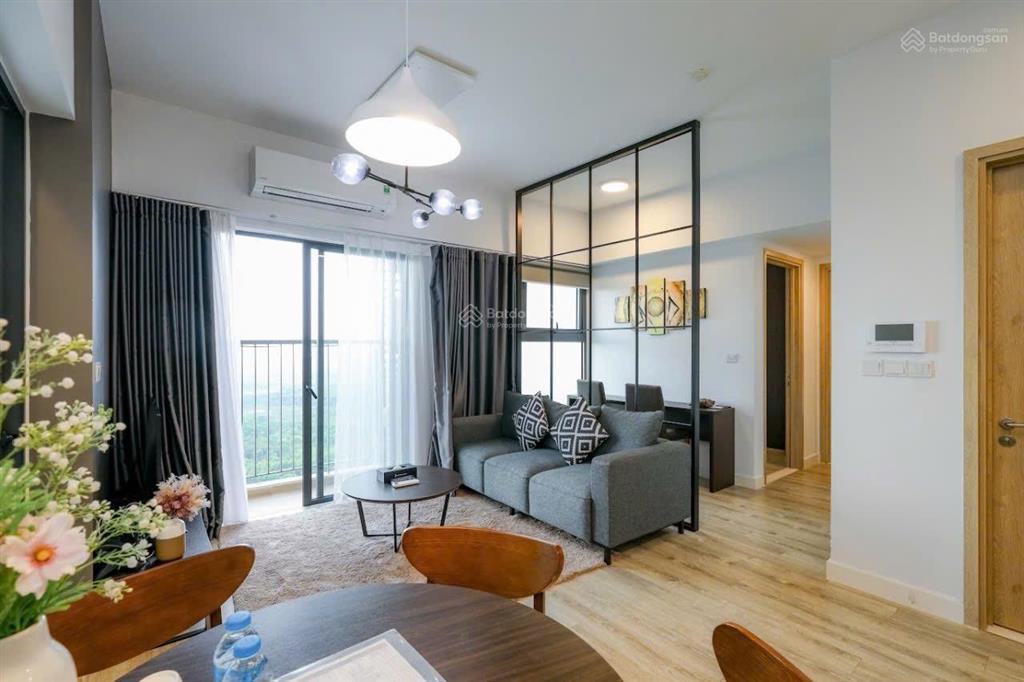 Cho thuê căn hộ 2 phòng ngủ view sân golf  full nội thất  chỉ 8 triệu/tháng