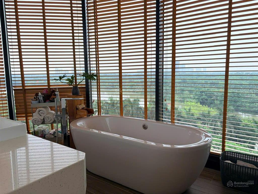 Cho thuê căn hộ đẹp landmark ecopark, dt 123m2