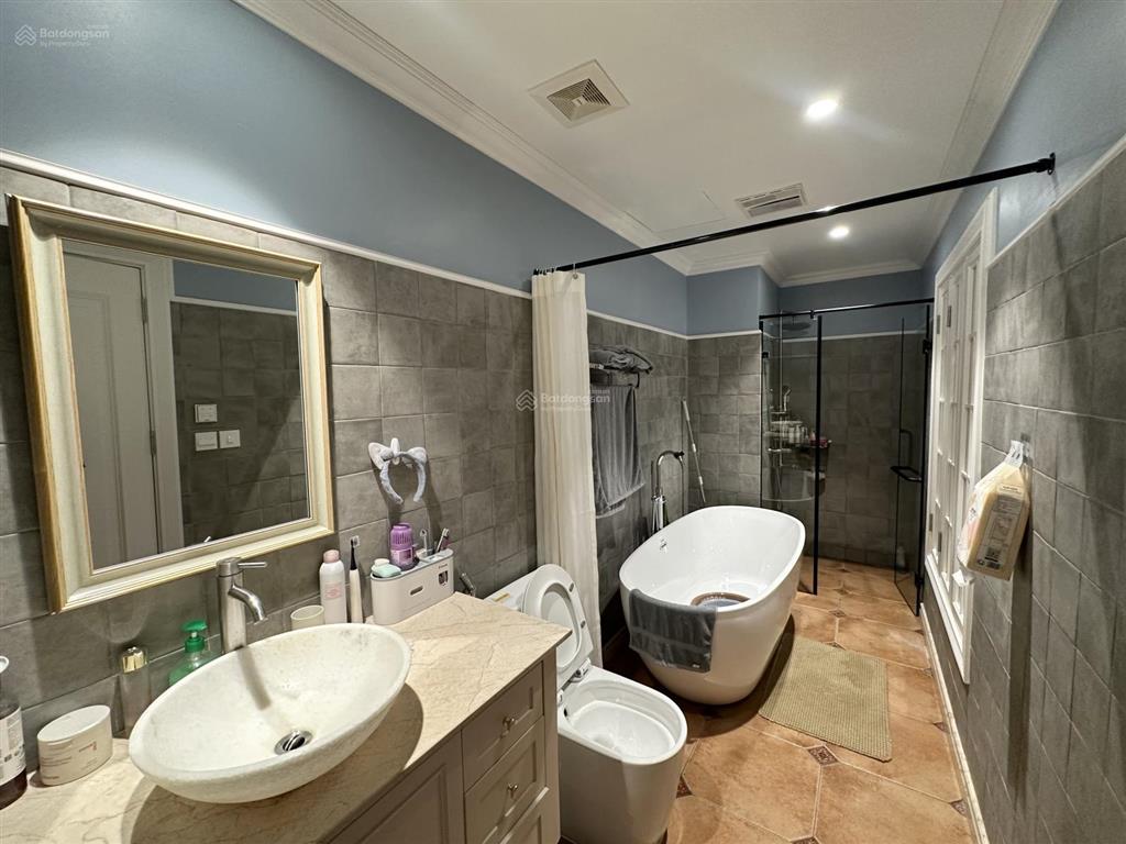 Bán căn hộ duplex full đồ tầm view đẹp nhất ecopark  giá cực tốt