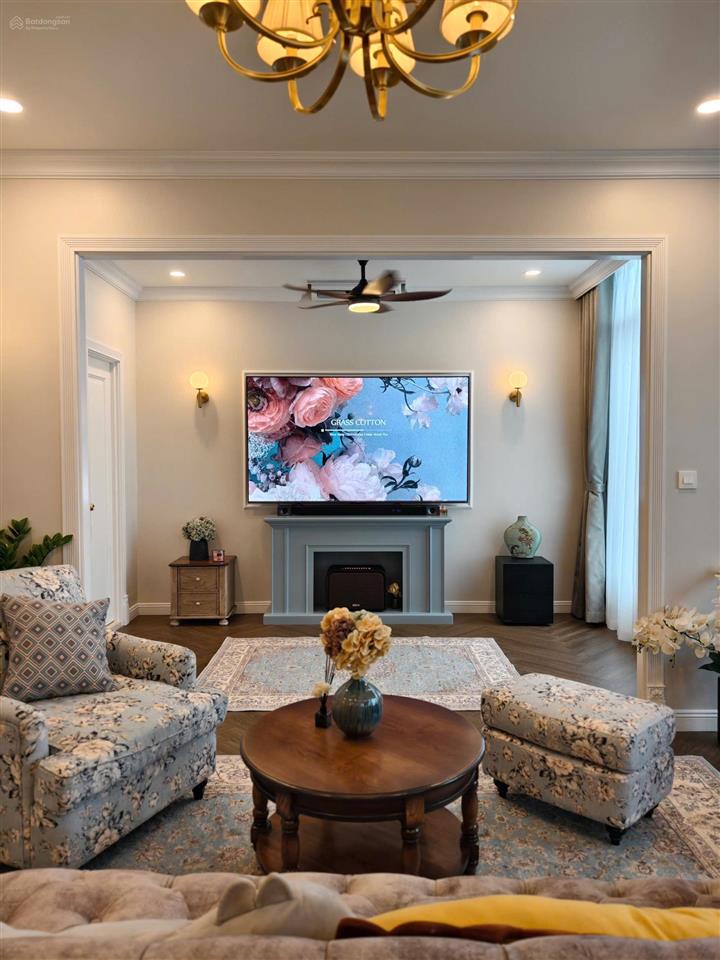 Bán căn hộ duplex full đồ tầm view đẹp nhất ecopark  giá cực tốt