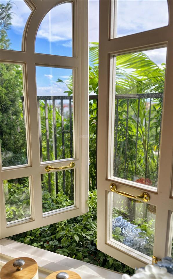 Có những căn hộ khách đi xem để mua.
còn căn này, khách vừa bước vào đã bắt đầu lên kế hoạch để số