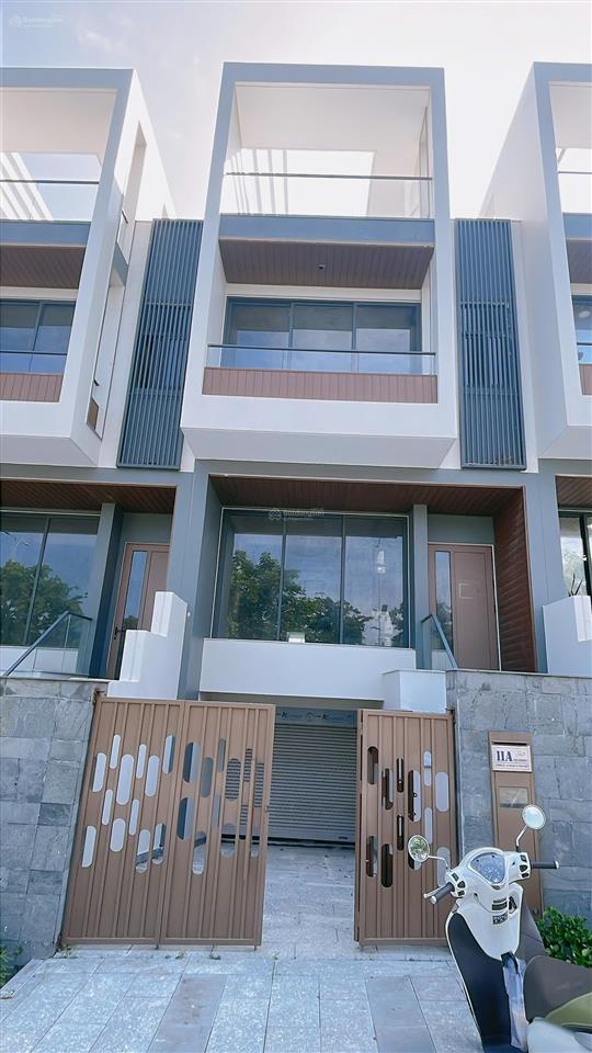 Bán nhà mặt phố tại mũi né summerland, 5 tỷ, 102m2, 4pn, 5wc, chính chủ, tốt