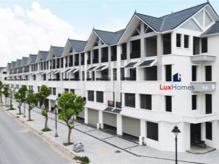 Cần bán gấp căn lk view biệt thự, đẹp nhất trục 17m khu đông dương, giá sốc chỉ 17.x tỷ