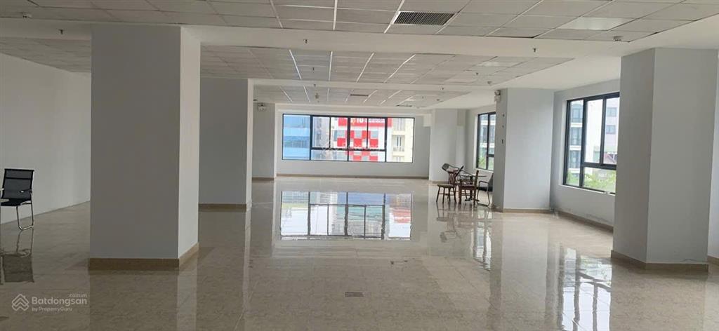 Bán sàn khu văn phòng hạng a, dt 253m, căn góc tại số 26 phố liễu giai, quận ba đình, hà nội. 20 tỷ