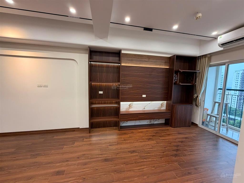 Căn đẹp tòa south building pháp vân  78m2 2 ngủ + 3 ban công hướng nam và đn 5,2 tỷ