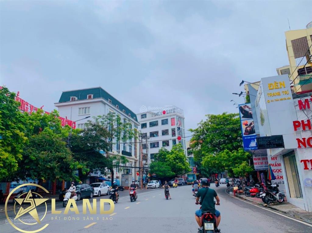 Bán nhà mặt đường trần nguyên hãn, hải phòng, mt 8.4m, vị trí cực đẹp, vỉa hè rộng.  0389 451 ***