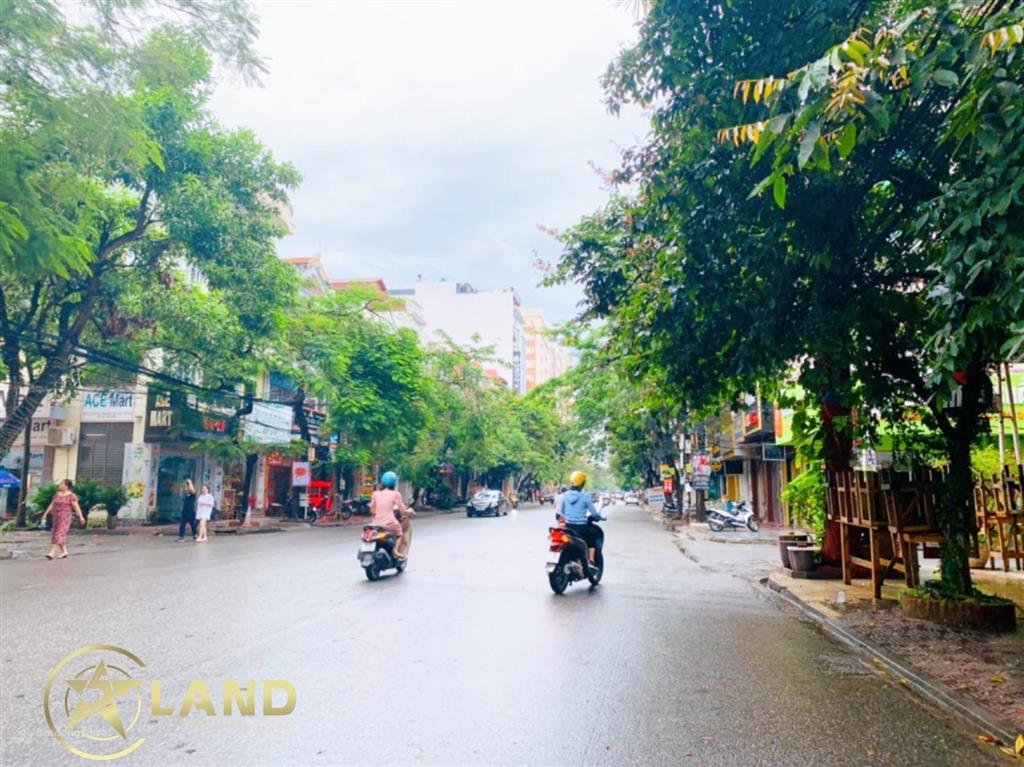 Bán nhà mặt tiền đường văn cao, 100m2, mặt tiền 4.5m, giá đầu tư 18 tỷ, cần bán gấp