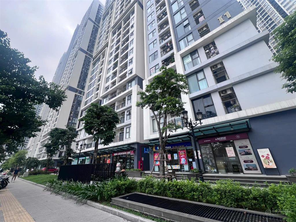 Chính chủ bán căn shop chân đế mặt sảnh tòa v1 the victoria